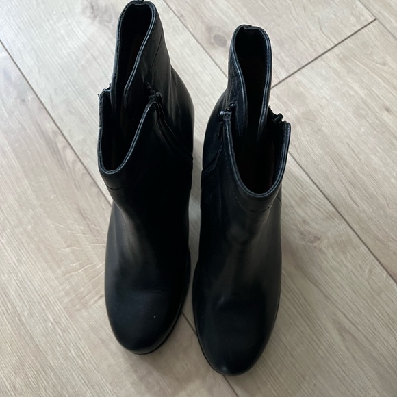 Frye Addie Double Zip Boot - Picture 2 of 7